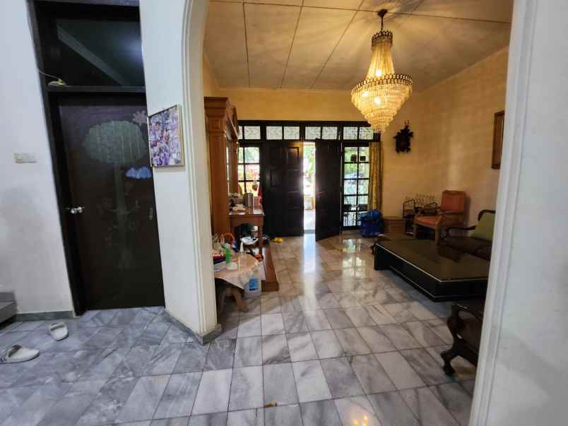 dijual rumah kelapa lilin kelapa gading