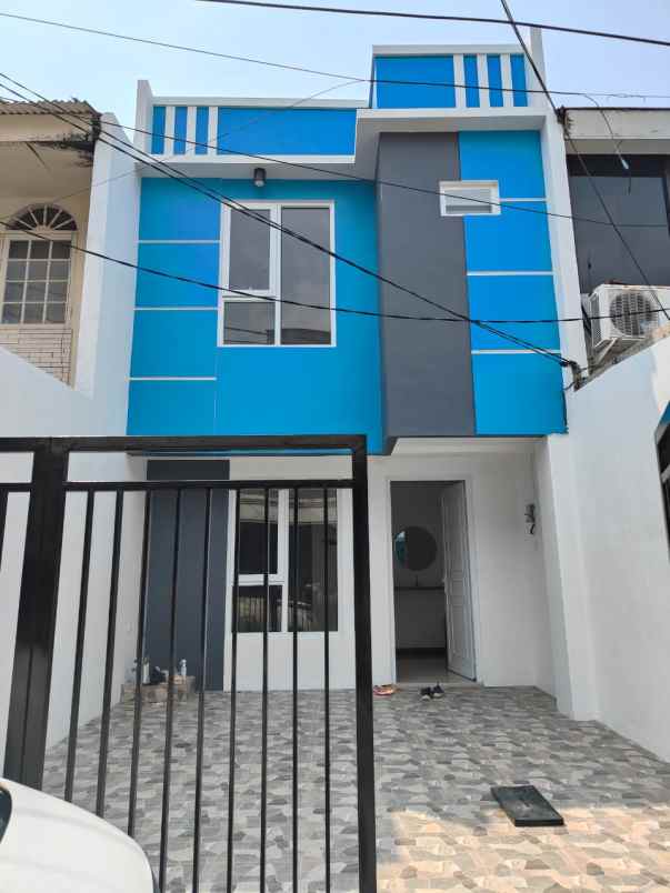 dijual rumah kelapa molek kelapa gading