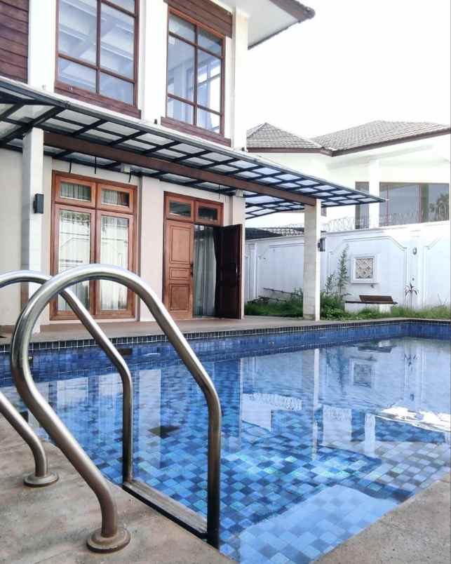 dijual rumah kemang