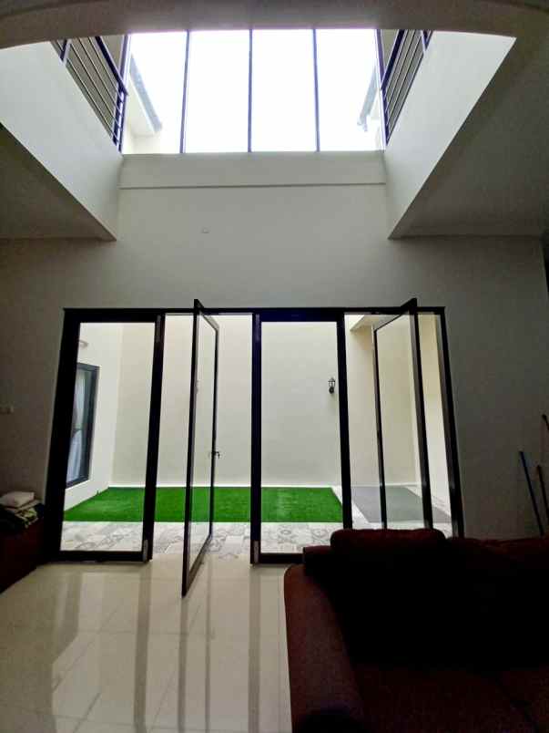 dijual rumah kencana loka extension bsd