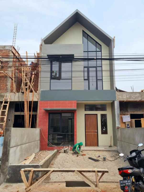 dijual rumah kiarasari asri