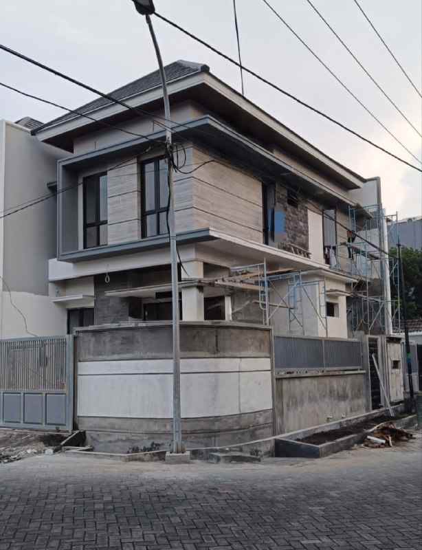 dijual rumah klampis anom