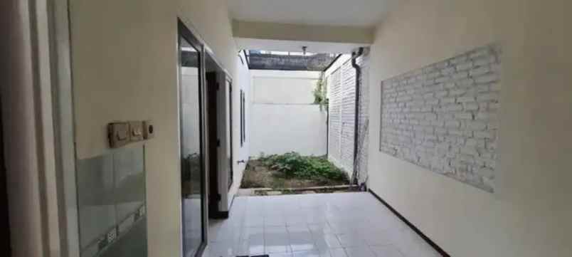 dijual rumah klampis sacharosa