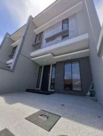 dijual rumah klampis semolo