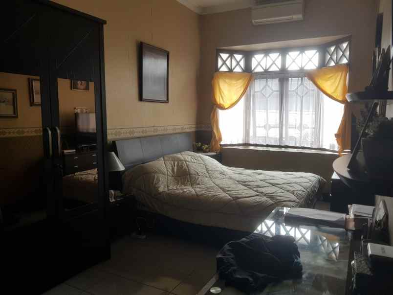dijual rumah klampis semolo barat