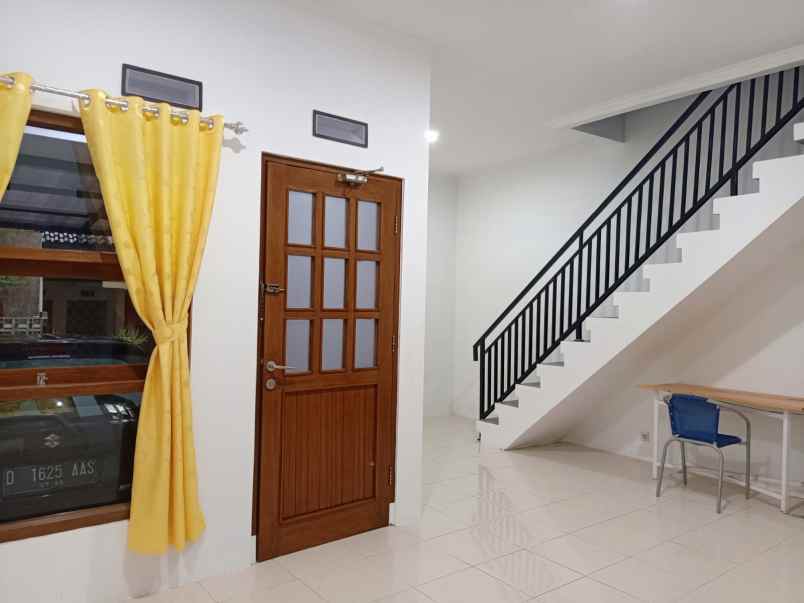 dijual rumah komp bukit sariwangi