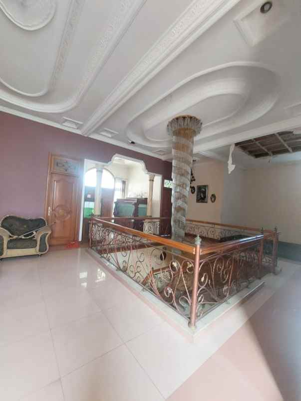 dijual rumah komplek auri jatiwaringin