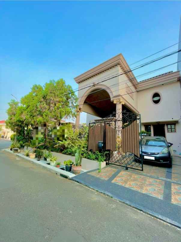 dijual rumah komplek bumi karang indah