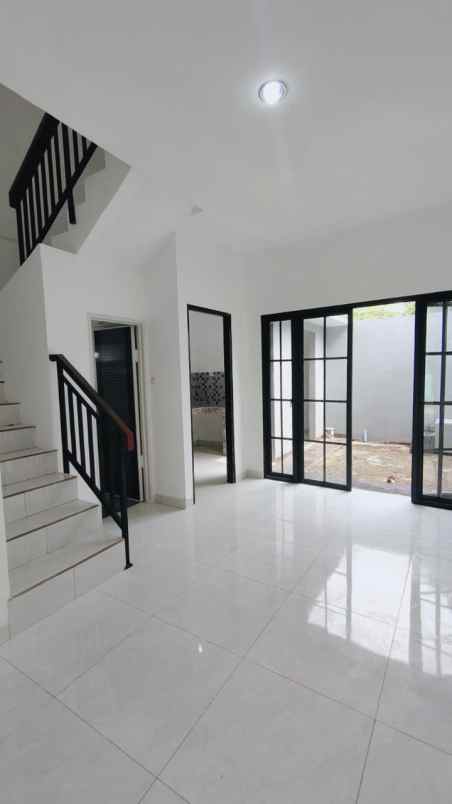 dijual rumah komplek bumi puspitek asri