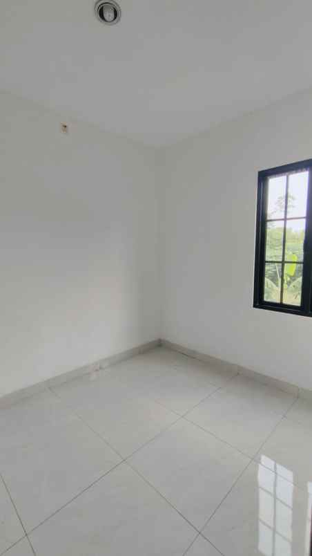 dijual rumah komplek bumi puspitek asri