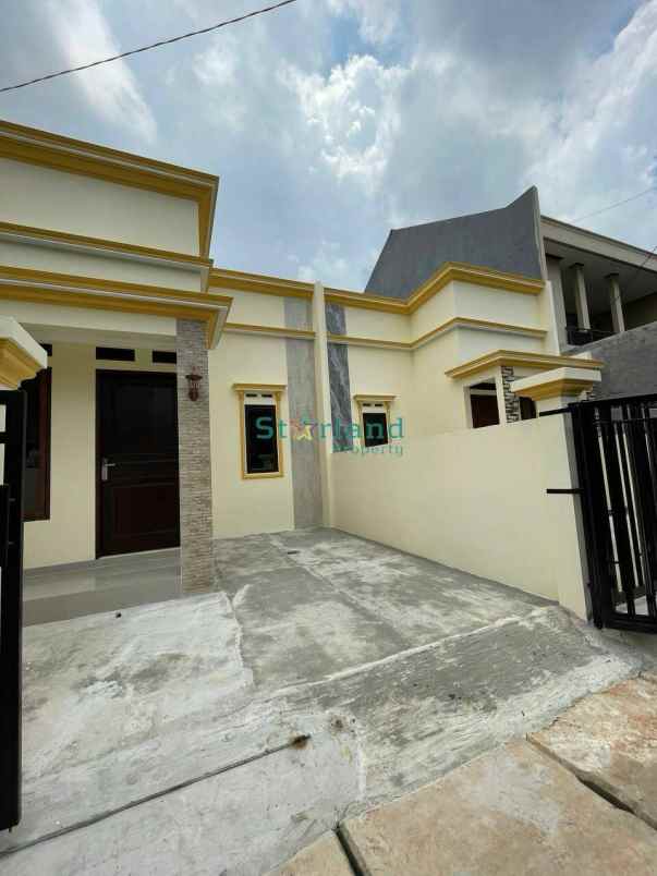 dijual rumah komplek deplu