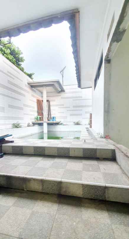 dijual rumah komplek gading regency