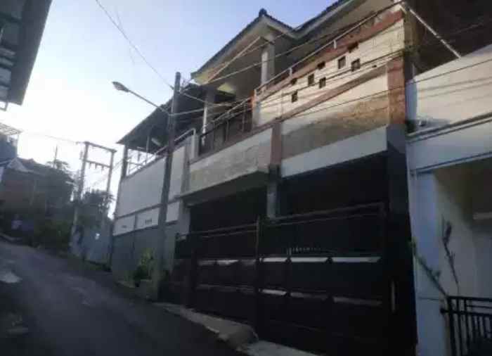 dijual rumah komplek nuansa valley