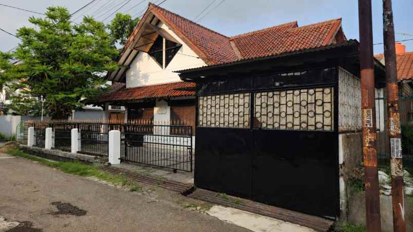 dijual rumah komplek turangga buahbatu