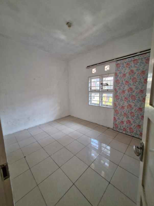 dijual rumah komplek vijaya kusuma