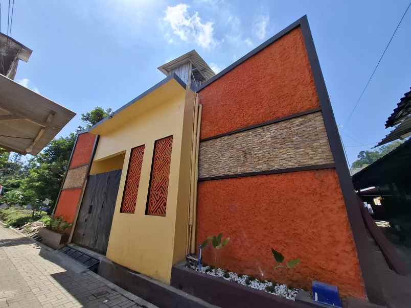 dijual rumah kos baru dekat kampus jember jl karimat