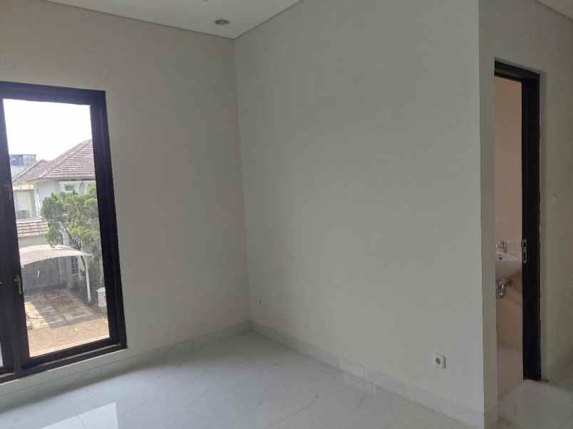 dijual rumah kota wisata cibubur