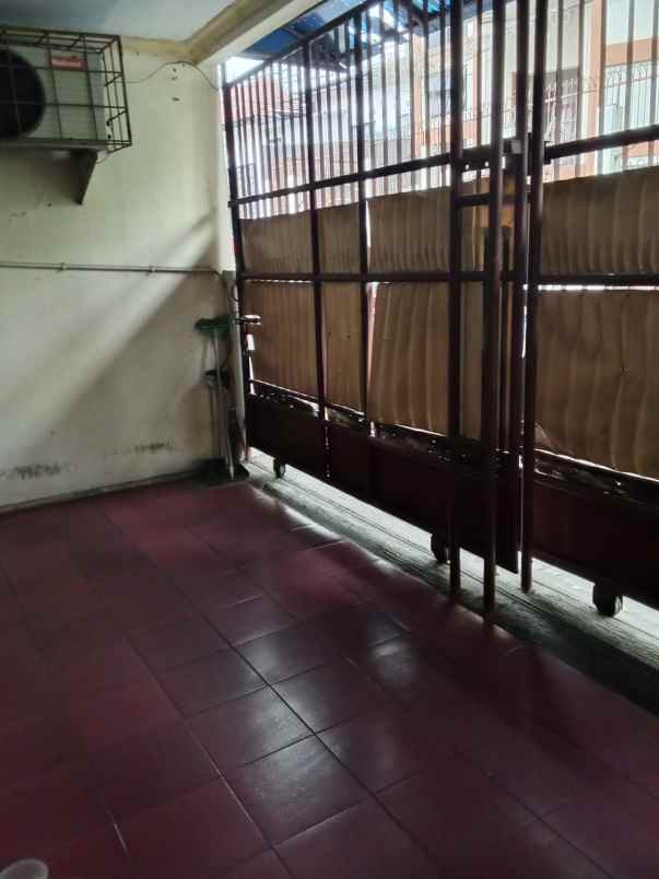 dijual rumah kramat senen