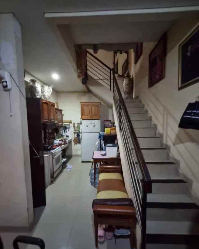 dijual rumah kukusan beji depok