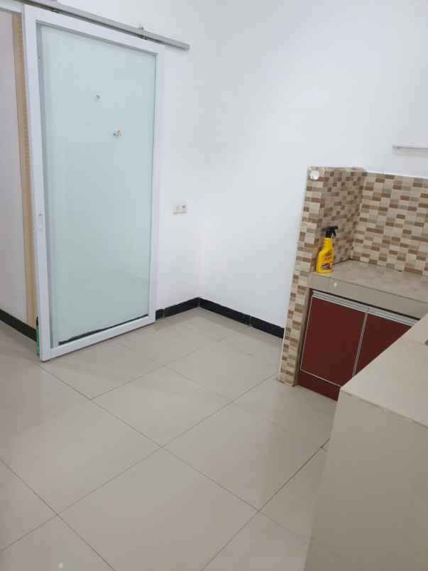 dijual rumah kukusan beji depok