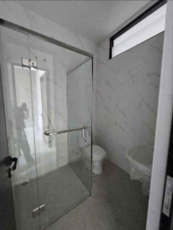 dijual rumah kutisari indah utara