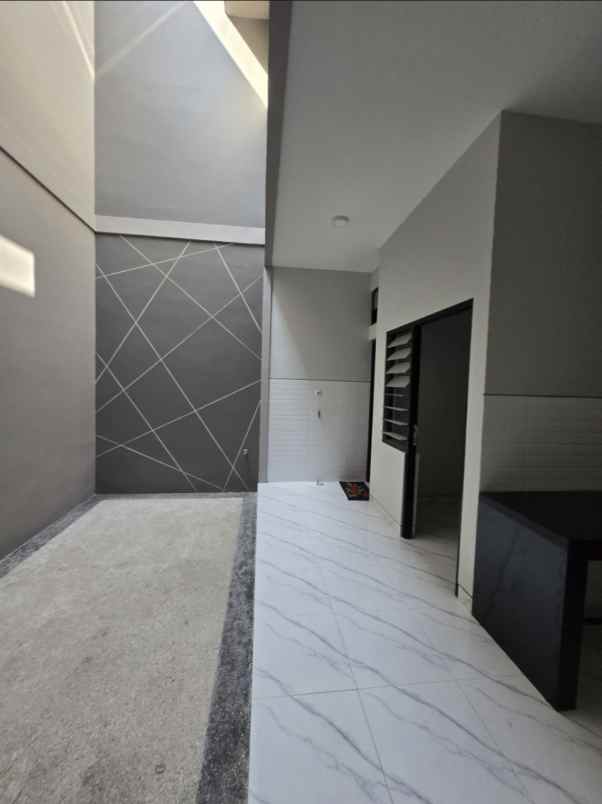 dijual rumah kutisari indah utara