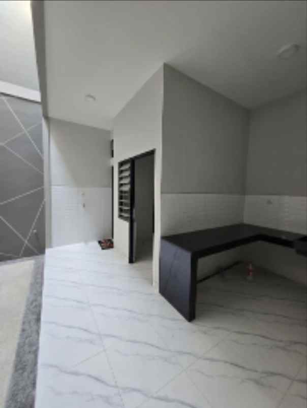 dijual rumah kutisari indah utara