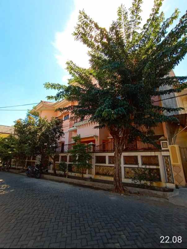 dijual rumah kutisari utara