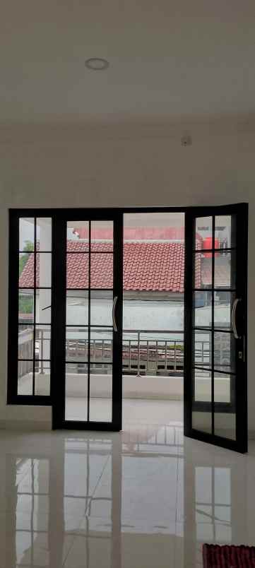 dijual rumah lampiri pondok kelapa