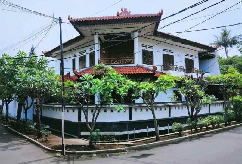 dijual rumah lampiri pondok kelapa