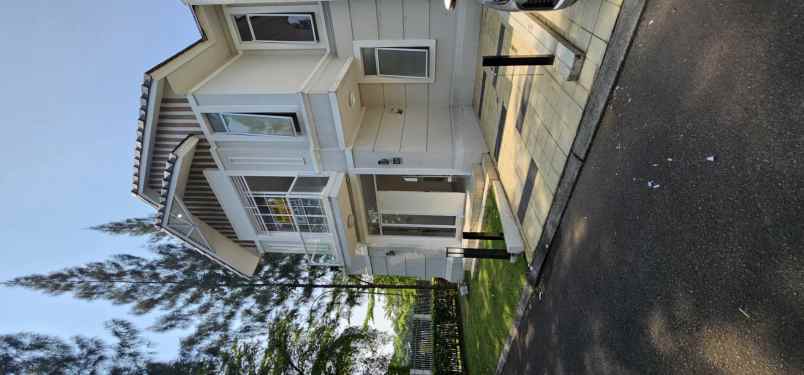 dijual rumah lavon swan city jalan