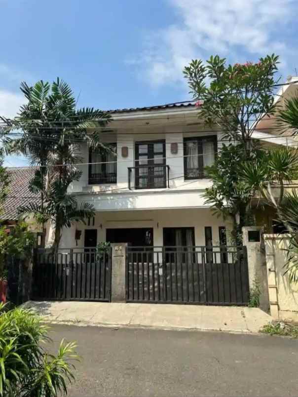 dijual rumah lebak bulus