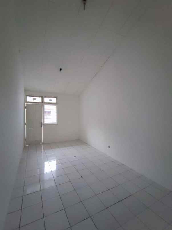 dijual rumah lebak bulus