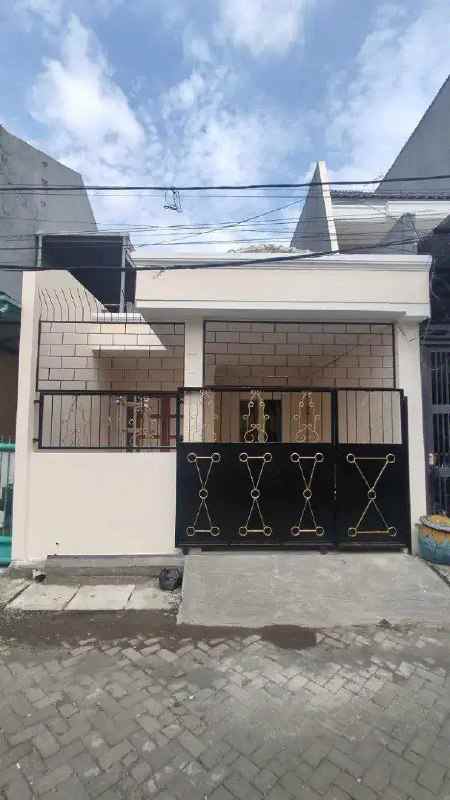 dijual rumah lebak permai utara