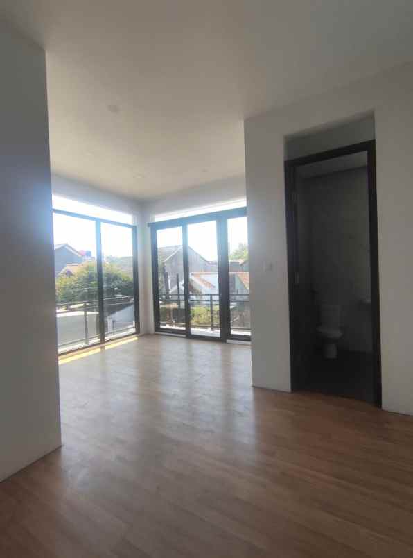 dijual rumah leuwisari