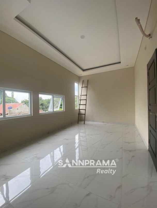 dijual rumah limo limo depok