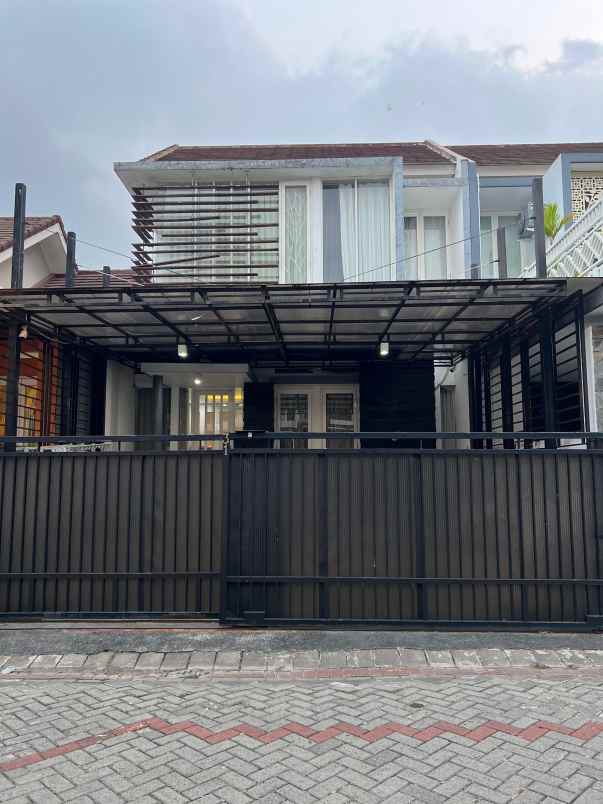 dijual rumah lokasi permata jingga malang