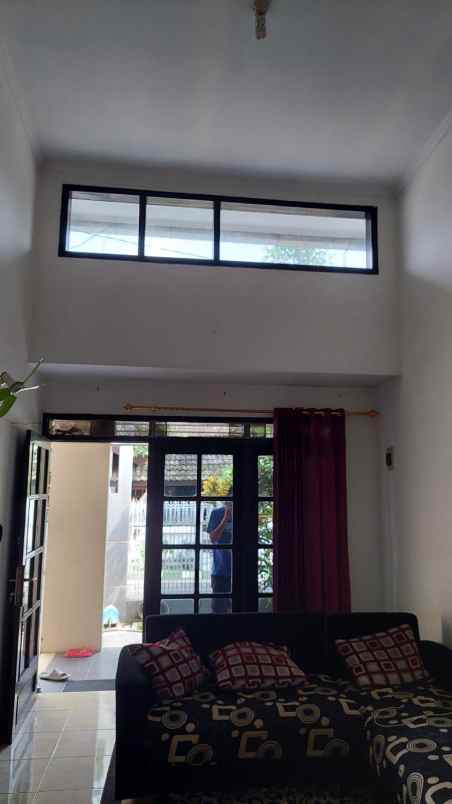 dijual rumah lokasi simpang sulfat utara kota malang