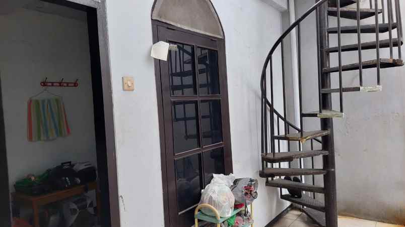 dijual rumah lokasi simpang sulfat utara kota malang