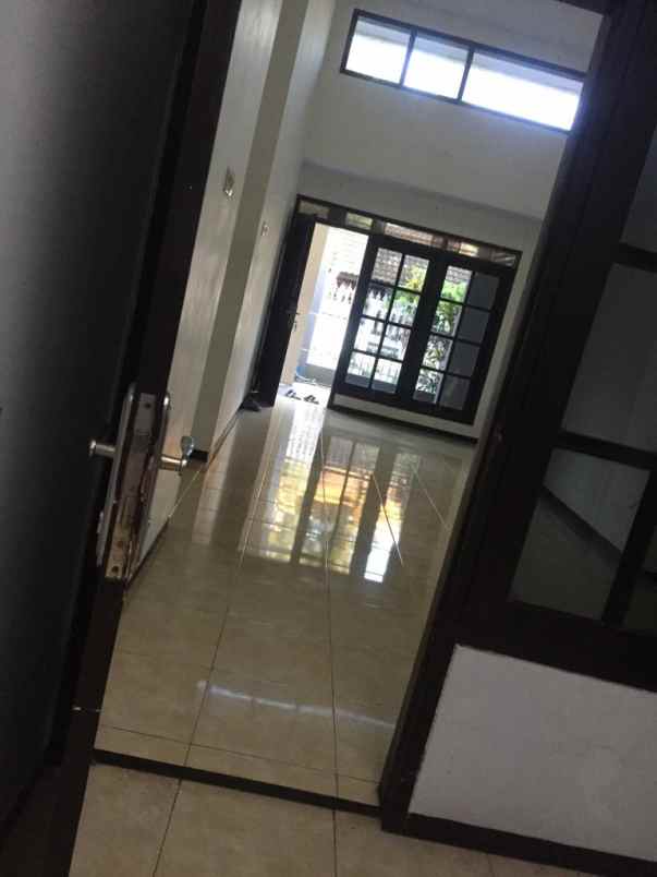 dijual rumah lokasi simpang sulfat utara kota malang