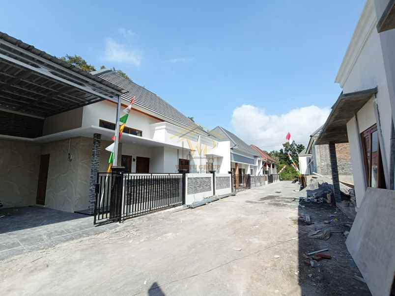 dijual rumah maguwoharjo sleman