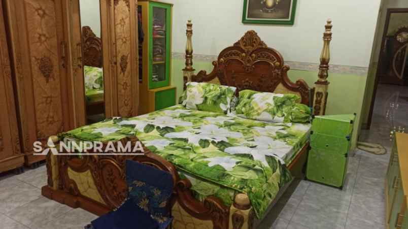 dijual rumah mampang depok