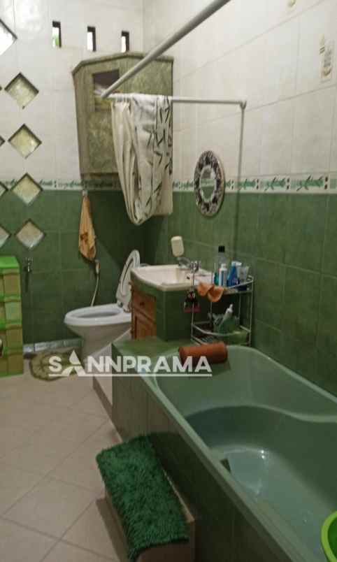 dijual rumah mampang depok