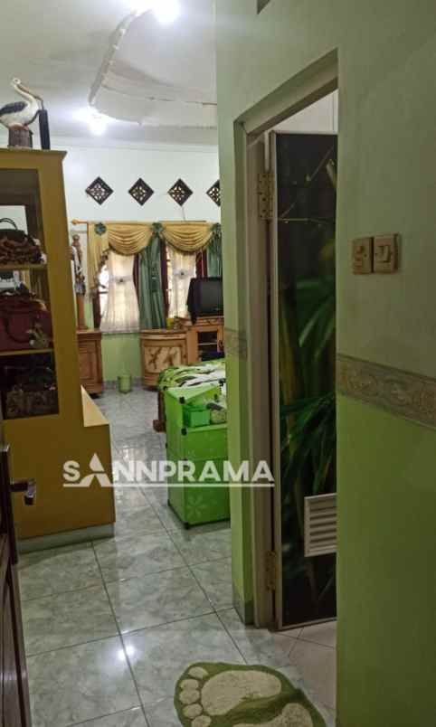 dijual rumah mampang depok