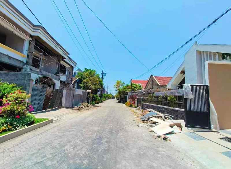 dijual rumah manyar kertoadi