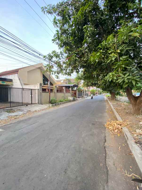 dijual rumah manyar kertoadi