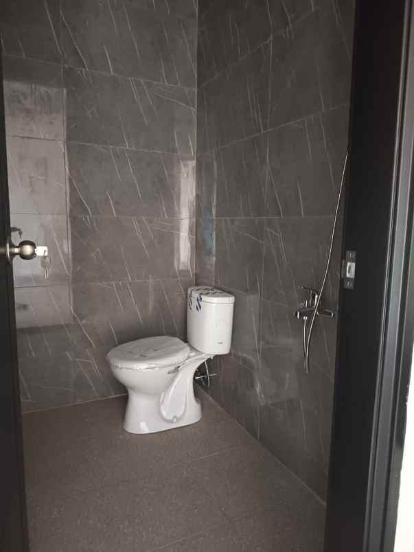 dijual rumah manyar kertoadi