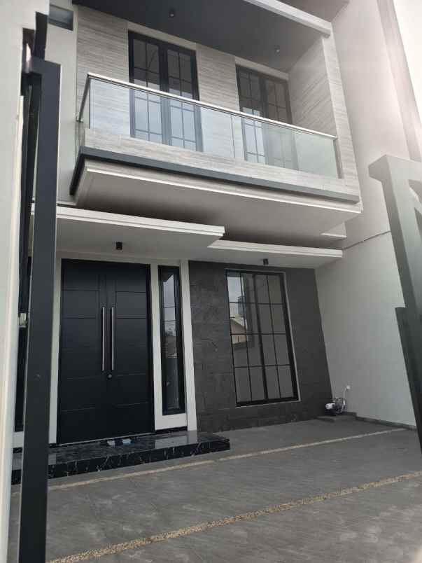 dijual rumah manyar kertoadi