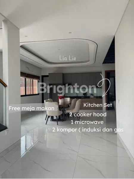 dijual rumah manyar kertoadi