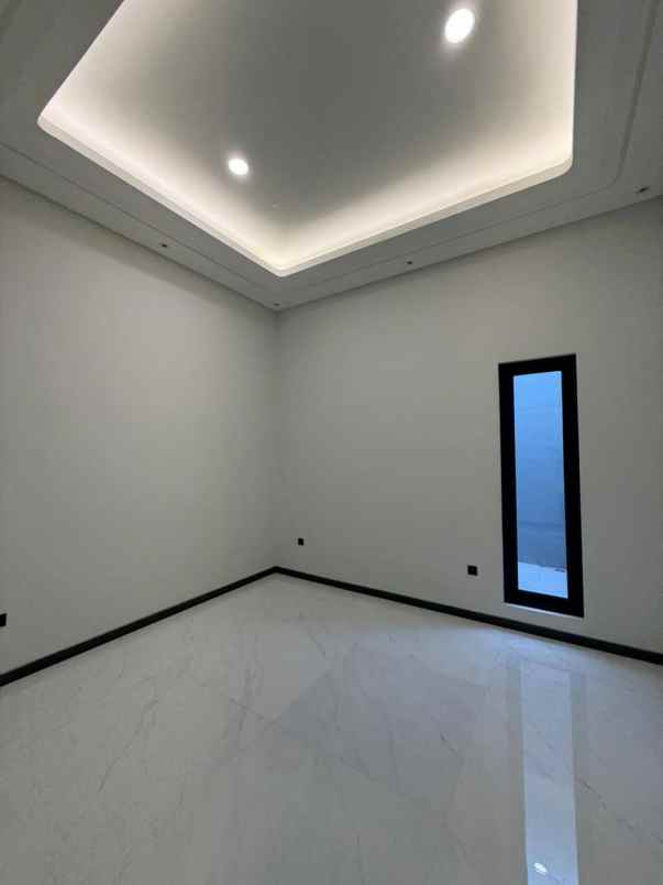 dijual rumah manyar kertoadi